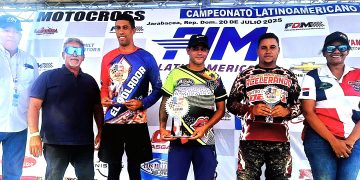 Ariel Lora y Paul Pavone dominan sus categorías en el VMX Master Invitacional