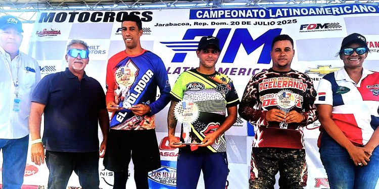 Ariel Lora y Paul Pavone dominan sus categorías en el VMX Master Invitacional