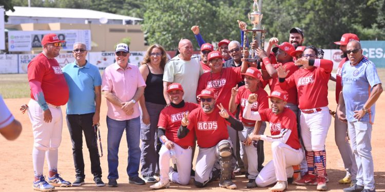 E&E Sports conquista el campeonato del torneo de softbol ACDS y sus amigos