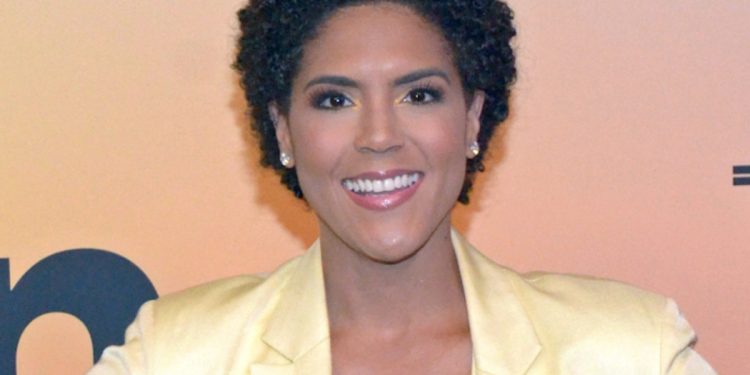 Francisca es hospitalizada de madrugada ante inminente llegada de su bebé