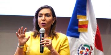 Cónsul dominicana en Miami alerta sobre estafa con visados usando su identidad