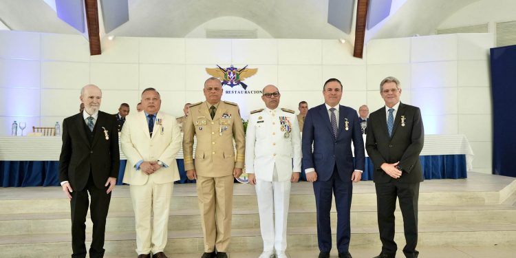 Reconocen a Jean Luis Rodríguez por elevar estándares de seguridad portuaria en RD