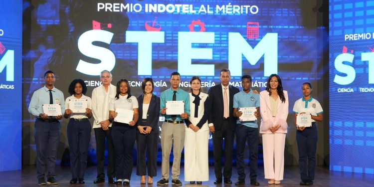 INDOTEL impulsa el futuro digital con becas STEM para estudiantes de comunidades vulnerables