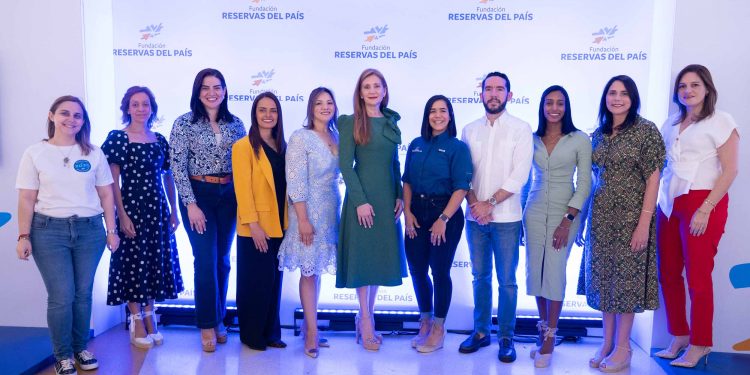Fundación Reservas del País impulsa inclusión financiera con feria cooperativa en Sambil