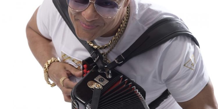 Robert Vargas enciende el país con su gira “Mon̈on̈on Tour”