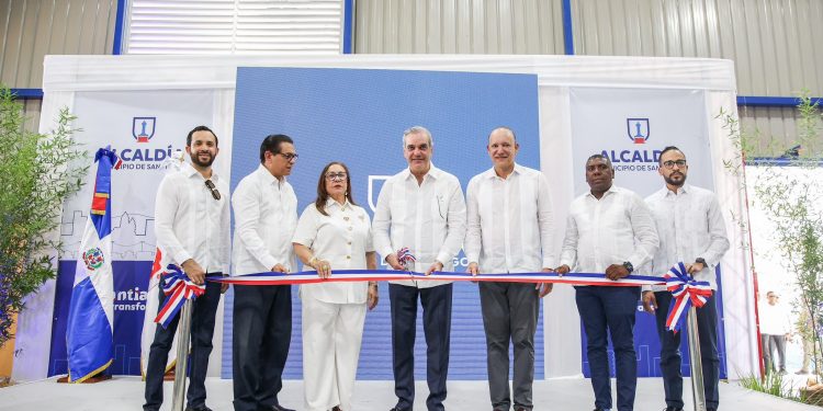 Santiago se transforma: Alcaldía inaugura techado y multiuso con apoyo del presidente Abinader