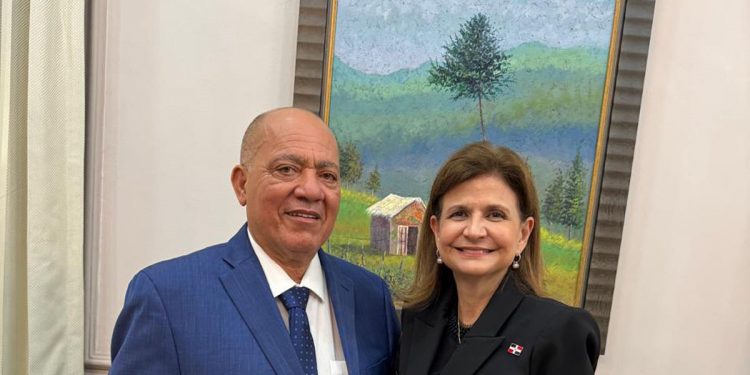 Silvio Durán se reúne con Raquel Peña y respalda su posible candidatura presidencial