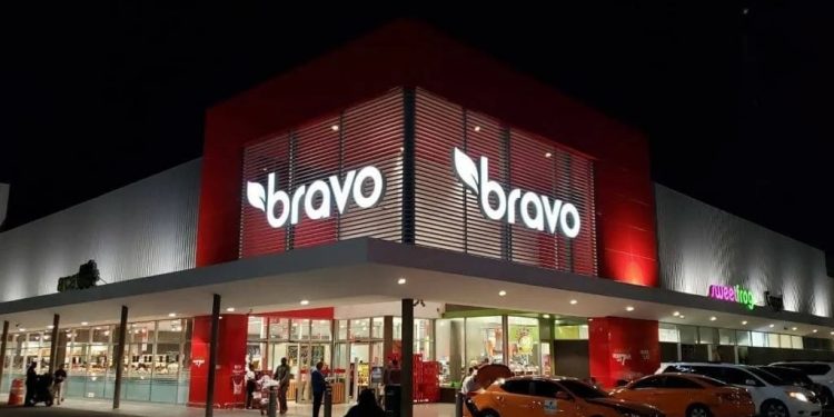 Supermercados Bravo indemniza por vehículo robado en su sucursal y se evita acción judicial