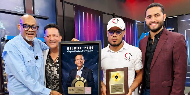 Wilman Peña recibe Disco de Oro por su bachata “Porque Un Hombre No Llora”