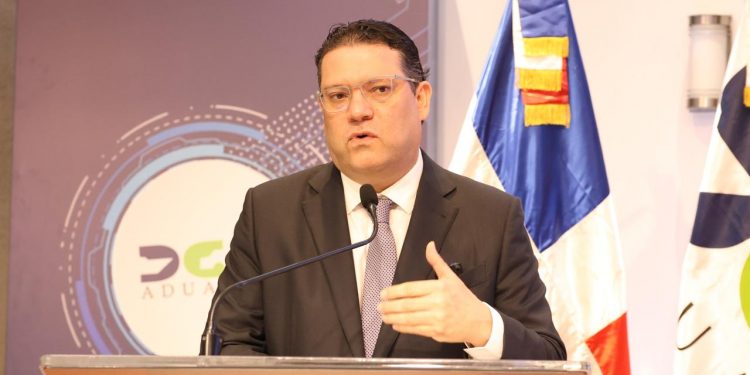 Francesca Rainieri, presidenta de Amchamdr, resalta cambios en Aduanas bajo el liderazgo de Yayo