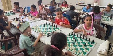 Pequeños genios en acción: Puerto Plata celebra una jornada inolvidable de ajedrez infantil