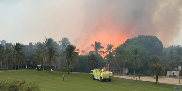 Incendio afecta villas históricas en Cap Cana sin dejar víctimas