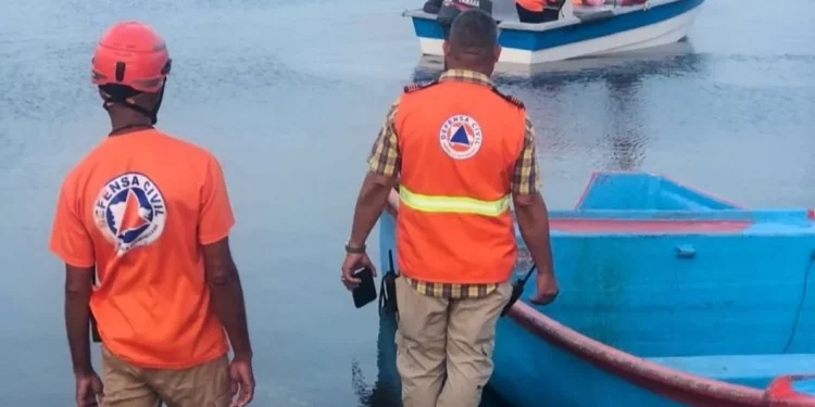 Rescatan a 17 náufragos tras zozobra de embarcación en costas de La Altagracia