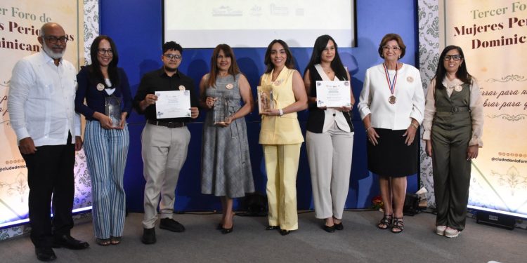 El legado de contar: periodismo con alma brilla en el Premio Pía Rodríguez