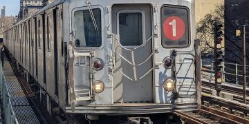 Apuñalan pasajero tren 1 en Alto Manhattan; víctima presuntamente es dominicano