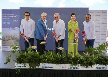 Abinader da primer picazo para nueva terminal de pasajeros en el AILA