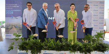 Abinader da primer picazo para nueva terminal de pasajeros en el AILA