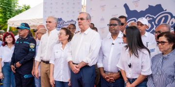 Abinader impulsa modelo de asistencia social sin clientelismo político en Capotillo