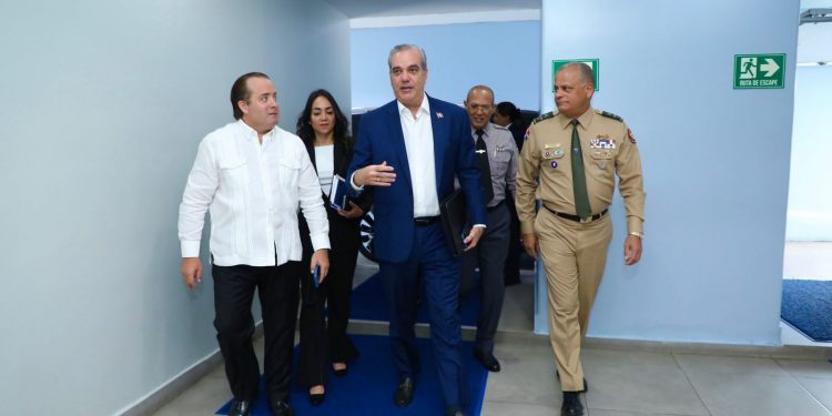 Abinader lidera encuentro para reforzar el Plan de Seguridad Ciudadana