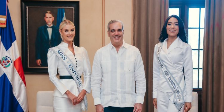 Abinader recibe a Miss Universo y Miss República Dominicana en Palacio Nacional