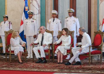 Abinader recibe cartas credenciales de siete nuevos embajadores