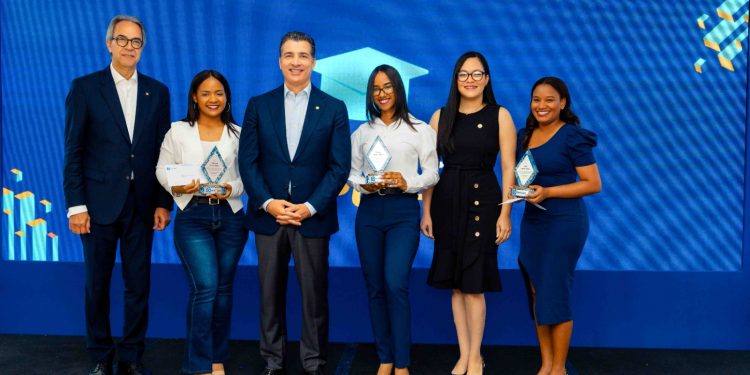 Banco Popular invierte en talento joven con 32 nuevas becas de Excelencia Popular