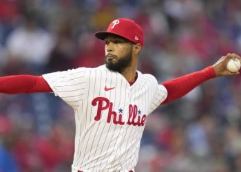 Cristopher Sánchez brilla en el montículo y Phillies vencen a los Braves en entradas extras