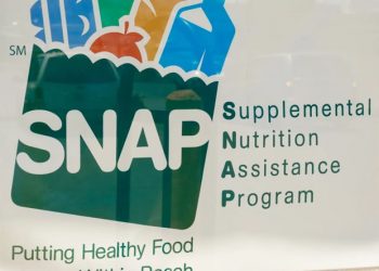 Más estados en EUA restringen tarjeta de alimentos; dominicanos saldrán perjudicados
