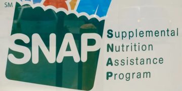 Más estados en EUA restringen tarjeta de alimentos; dominicanos saldrán perjudicados