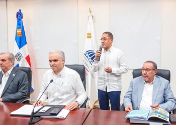 Educación dominicana recibe impulso con formación masiva de más de 124 mil docentes