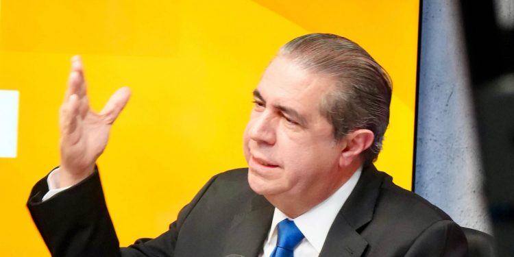 Francisco Javier acusa al PRM de sabotear la educación por no terminar más de 11 mil aulas