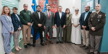 Ministro Ito Bisonó se reúne con delegación de EE. UU. para fortalecer lazos en comercio y seguridad