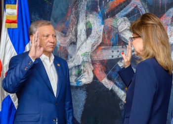 Leonardo Aguilera asume presidencia ejecutiva de Banreservas