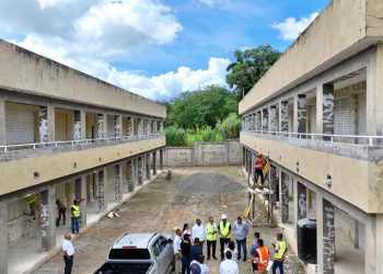 MINERD acelera rehabilitación y finalización de escuelas en Duarte y Hermanas Mirabal