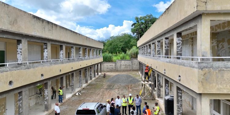 MINERD acelera rehabilitación y finalización de escuelas en Duarte y Hermanas Mirabal