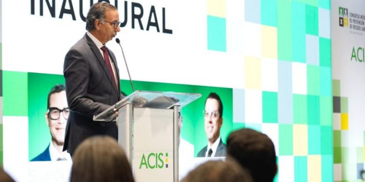 Santiago se convierte en epicentro de la seguridad laboral con apertura del 10.º Congreso Internacional de la ACIS