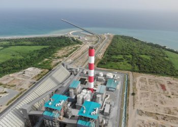 Abinader supervisa Punta Catalina y promete reducción de apagones en los próximos días