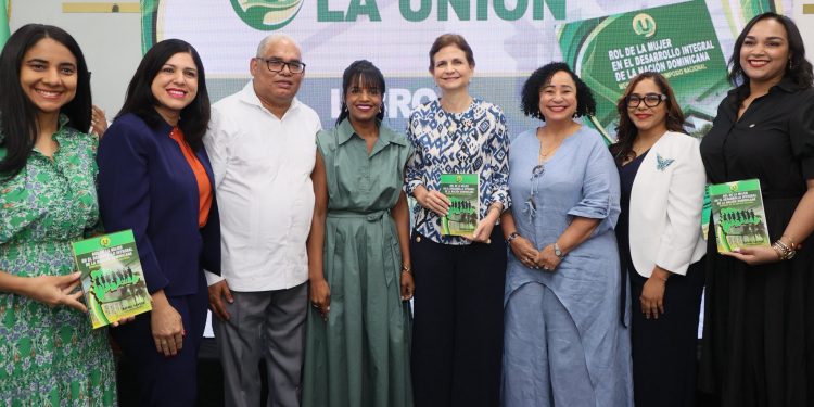 Raquel Peña destaca liderazgo femenino en presentación del libro de la Cooperativa La Unión