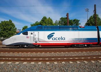 Trenes más rápido en USA inician conexión entre NY y varios estados; dominicanos viajan en los mismos