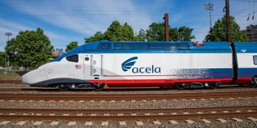 Trenes más rápido en USA inician conexión entre NY y varios estados; dominicanos viajan en los mismos