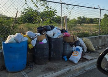 Comunidades de Jacagua reclaman acción urgente ante cúmulo de basura y abandono de canaletas