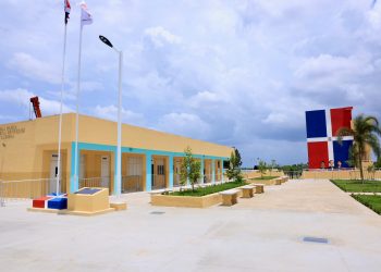 Clases inician este lunes con nuevas aulas y polideportivo inaugurados por Abinader