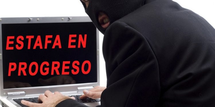Autoridades NY advierten sobre estafa en internet en compras de materiales escolares