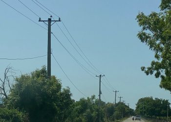 EDENORTE invierte esfuerzos técnicos y restablece servicio eléctrico en Cayuco tras tornado