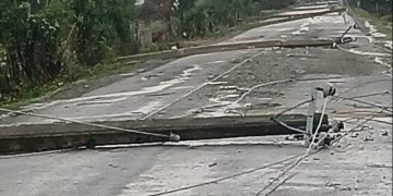 Edenorte trabaja en restablecimiento eléctrico tras caída de postes en Cayuco, Dajabón