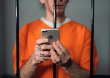 Llamadas telefónicas gratis en cárceles estatales NY; cientos dominicanos guardan prisión