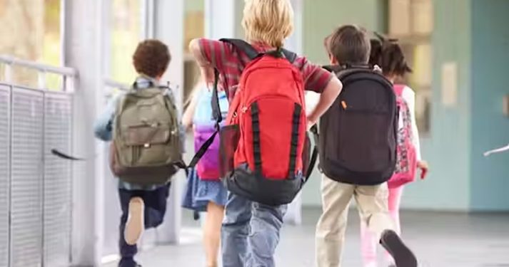 Entregarán útiles escolares gratis en NYC; dominicanos podrán beneficiarse