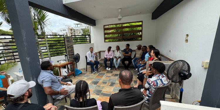 Abel Martínez denuncia corrupción en SENASA y la compara con el colapso del sector eléctrico