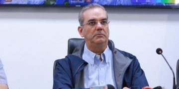 Abinader exhorta a la población a extremar precauciones ante condiciones climáticas adversas