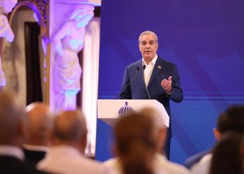 Abinader presenta estrategia integral anticorrupción y habilita portal digital de denuncias